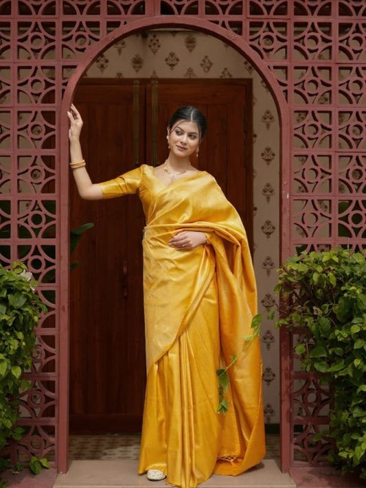 Banarasi Soft Silk Saree in GOLD – Pure Elegance & Traditional Zari Weaving